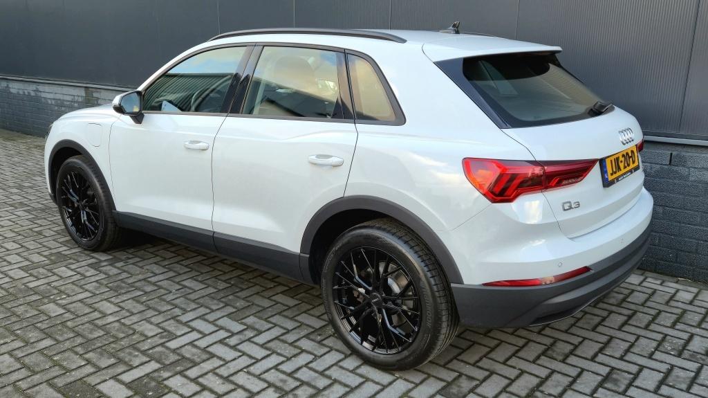 Audi Q3 45 tfsi e edition