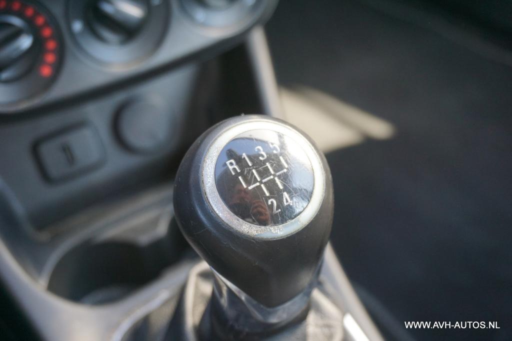 Opel Corsa 1.4 online edition