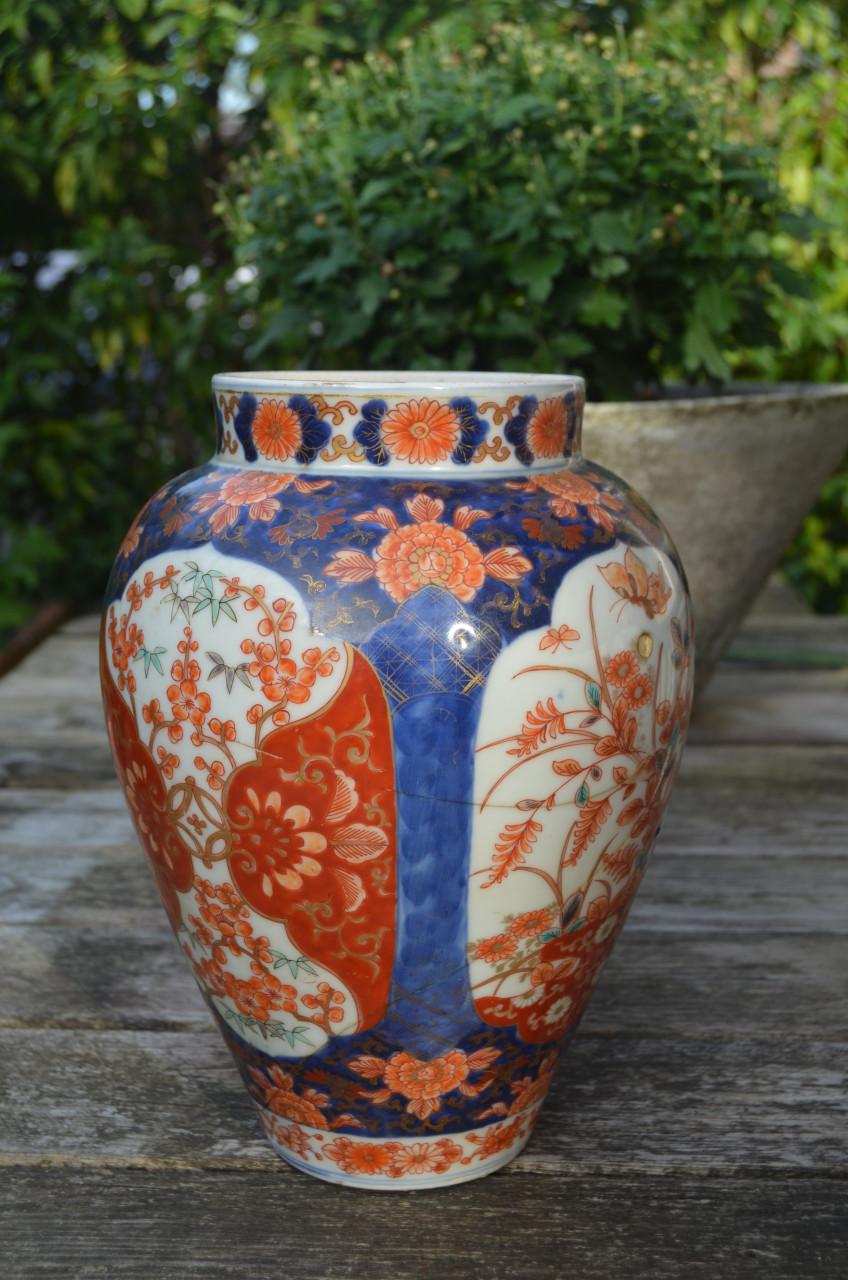 Paar Imari dekselvazen in puinstaat! 1 1/2 dan toch.