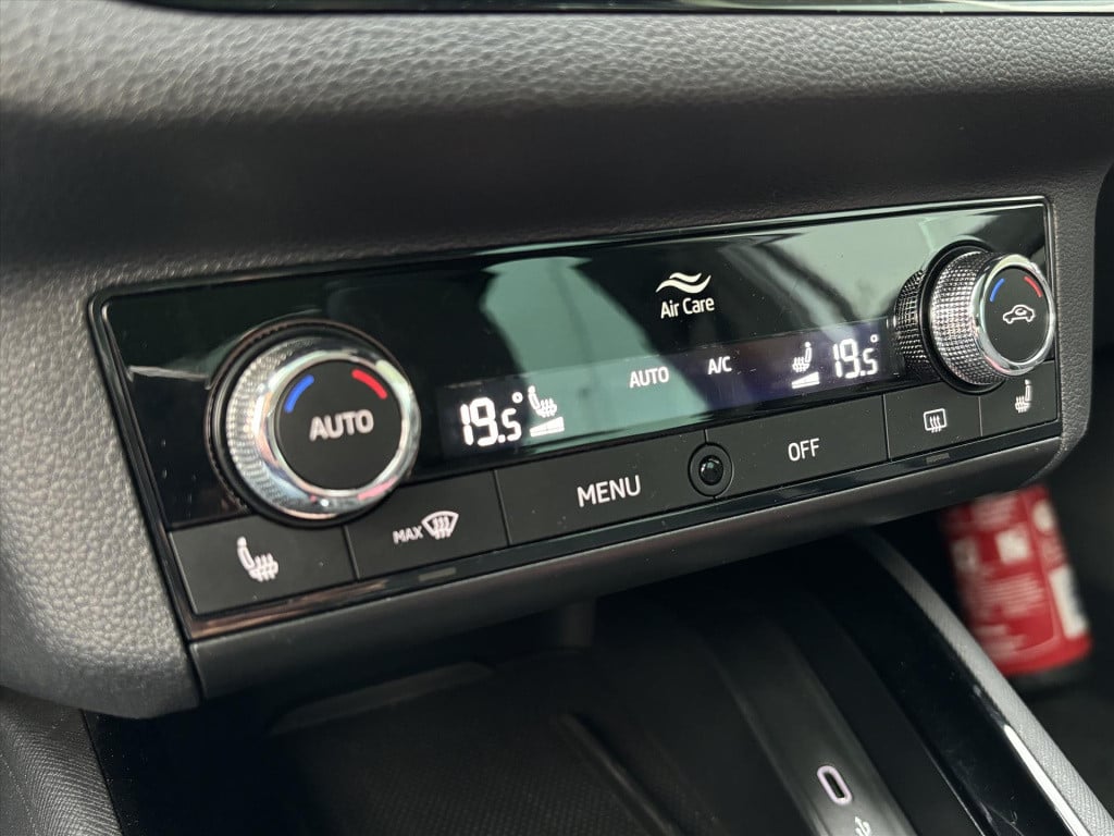 Skoda Kamiq 1.0 tsi greentech 110pk dsg-7 business edition|led|trekhaak|nav