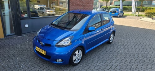 Toyota Aygo 1.0-12v dynamic blue