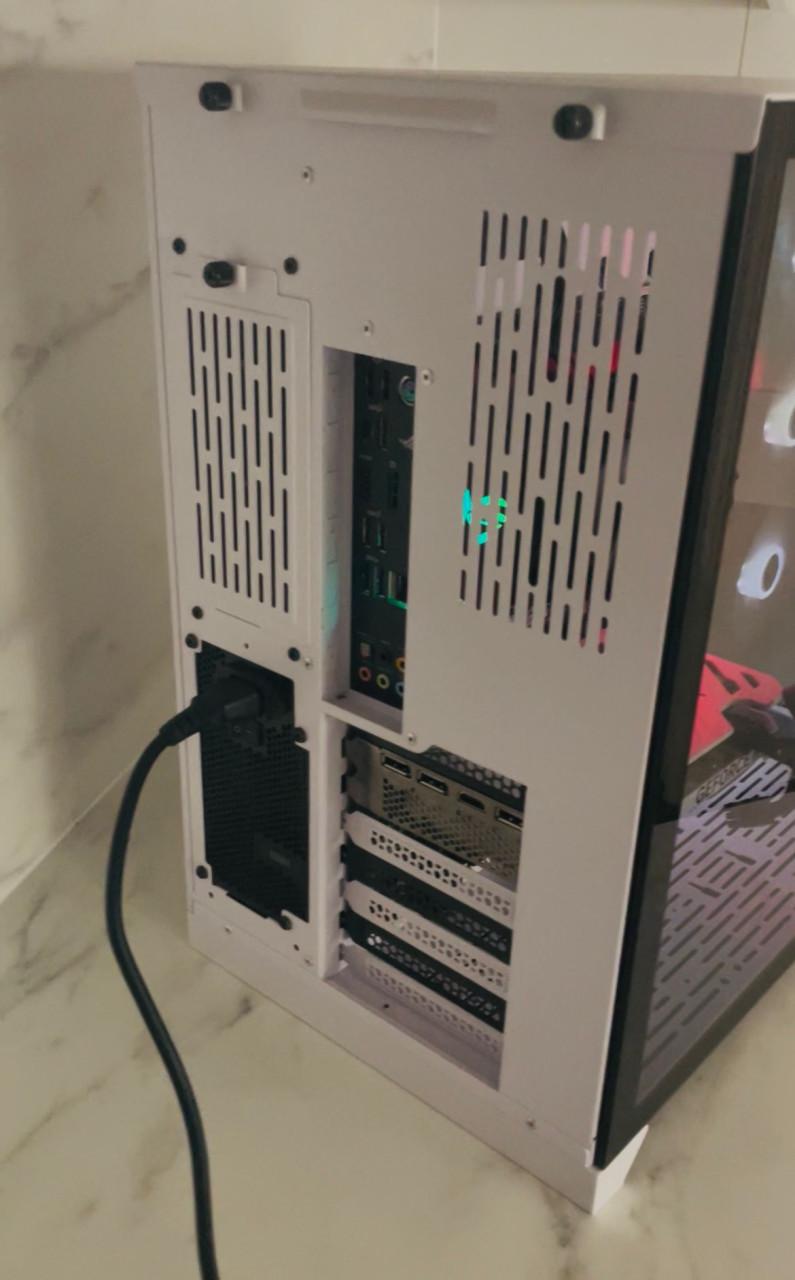 -- Wit Gaming PC - I9 - 32 GB RaM - SSD 1000 GB - RTX 4060 MSI White --