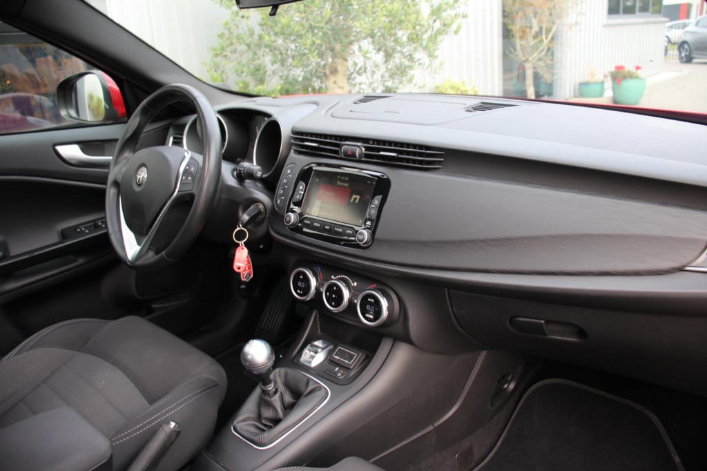 Alfa Romeo Giulietta 1.4 turbo multiair super - panorama dak - navi - stoel