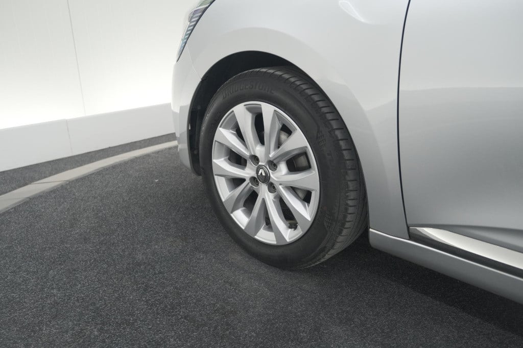 Renault Clio tce 100 intens | parkeersensoren | apple carplay | climate con