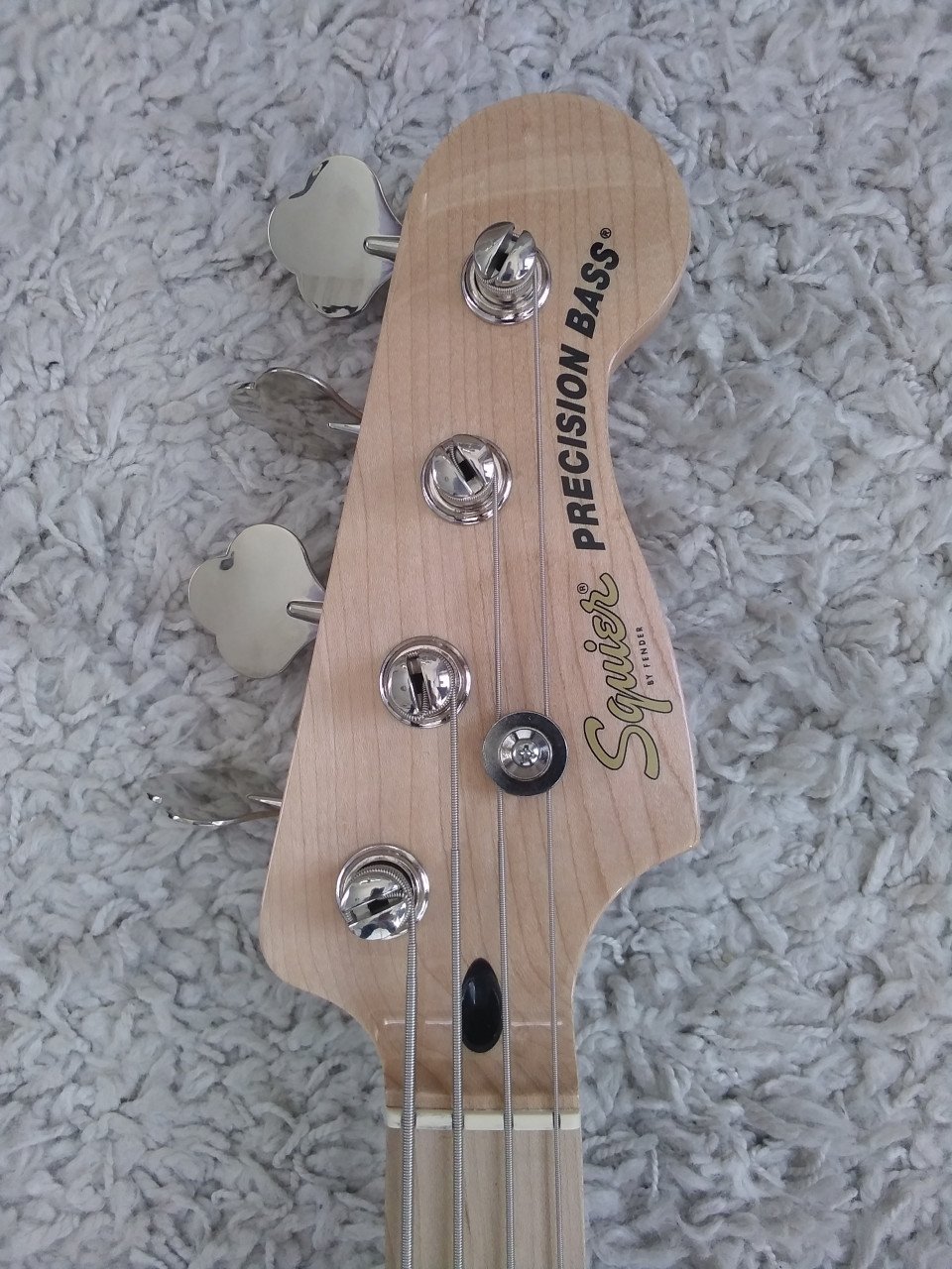 Squier Affinity PJ Bass Olympic White 2024 met upgrades, ZGAN
