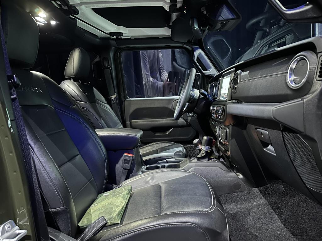 Jeep Wrangler unlimited 4xe 380 sahara *acc*camera*leer*sarge green clear c