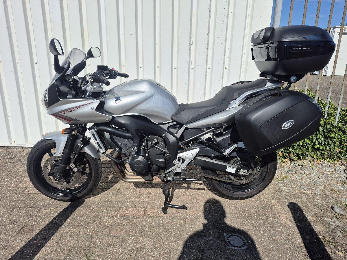 Yamaha Fazer FZ6-S uit 2010, sportieve toermotor met weinig KM