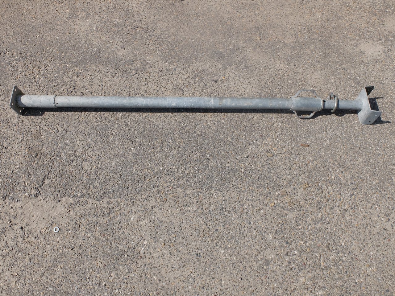 Te huur rolsteiger werkhoogte max 8 meter en (stut alone) stempels