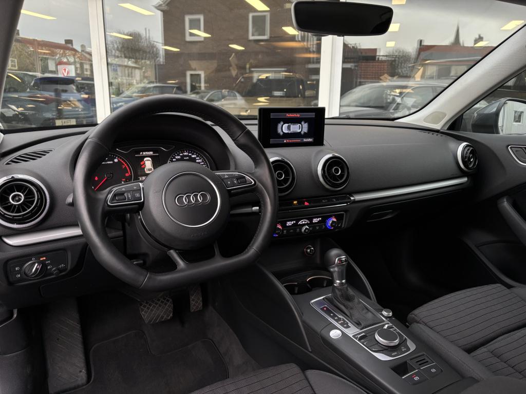 Audi A3 sportback s-tronic 1.4 tfsi ambiente pro line plus