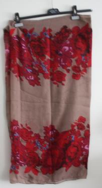 Bruine sjaal met roe bloemen print