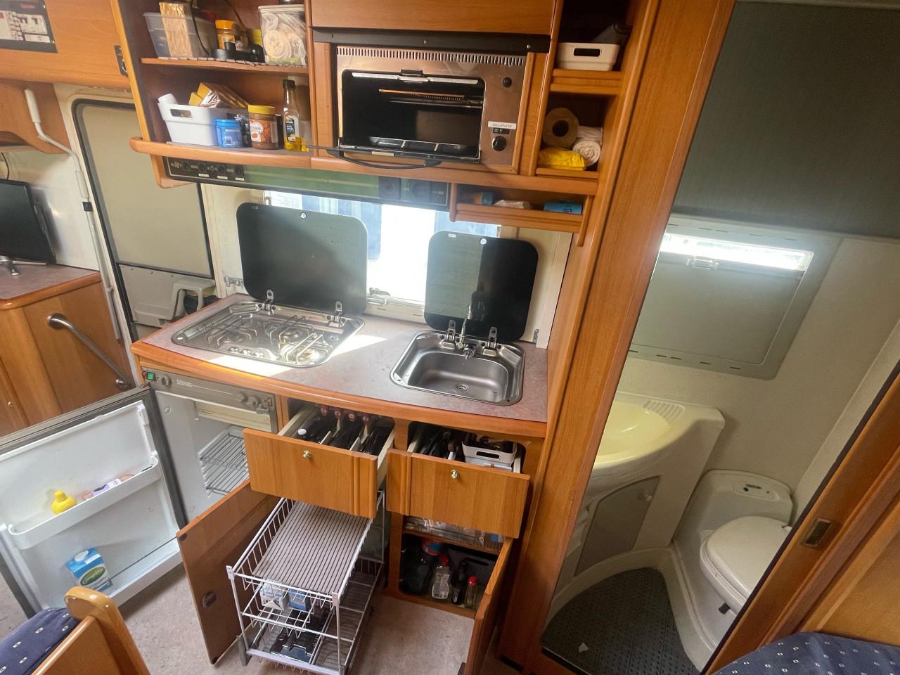 Moderne Camper dubbele airco lage km stand