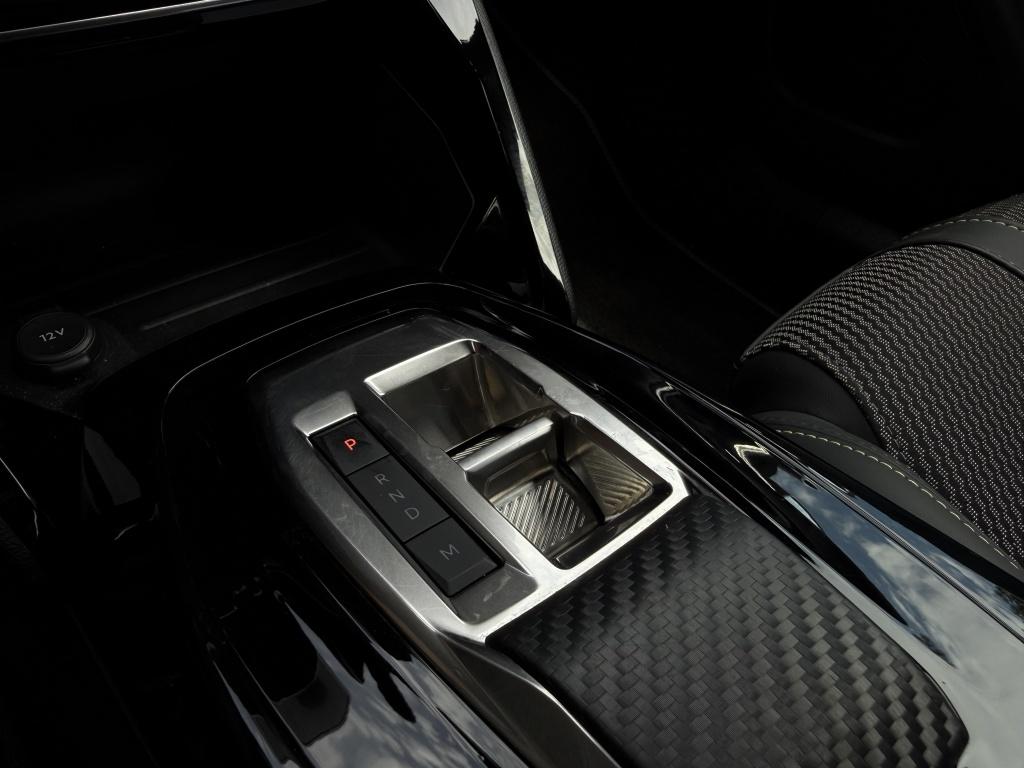 Peugeot 2008 1.2 hybrid 136 gt