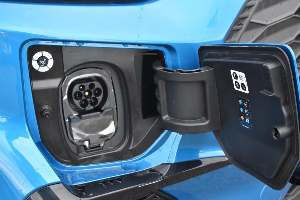 Ford E-transit cust. 320 l2h1 ms-rt 65 kwh dc | uit voorraad leverbaar! | d