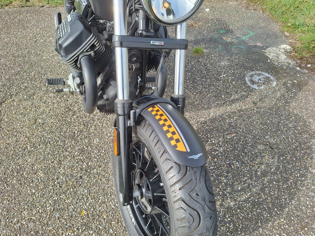 MOTO GUZZI V9 BOBBER 2016