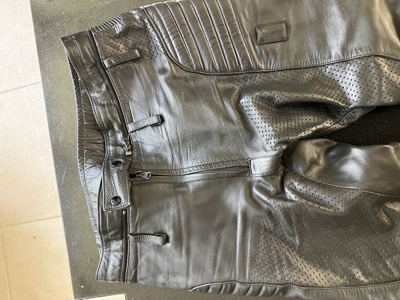 Top Skin Damen politie motorbroek leder maat 54 zomerversie! erg mooi