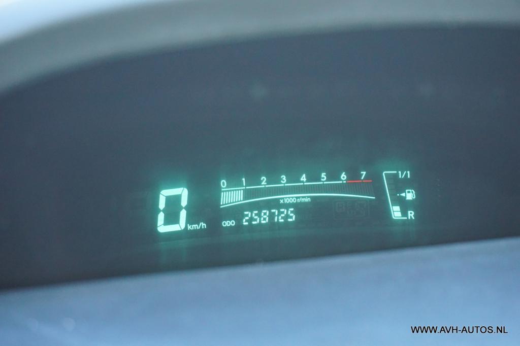 Toyota Yaris 1.0 vvti acces