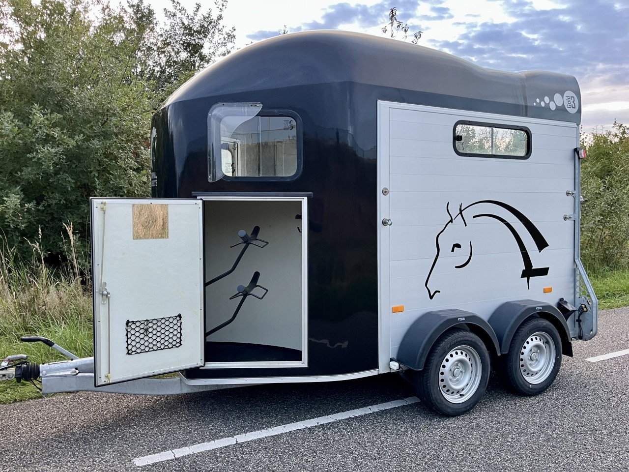 Demo aluminium 2 paards Cheval Liberte Gold 3 met zadelkamer