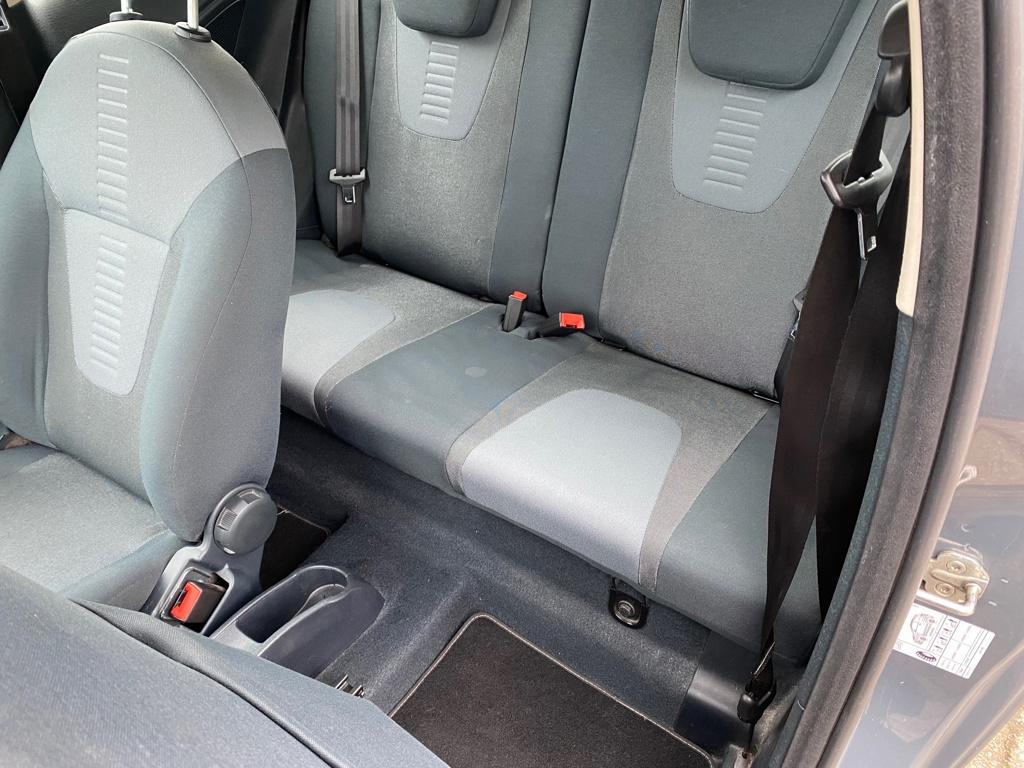 Ford KA 1.2 titanium x >1 eigenaar/ dealer oh/ distributieriem nieuw!<