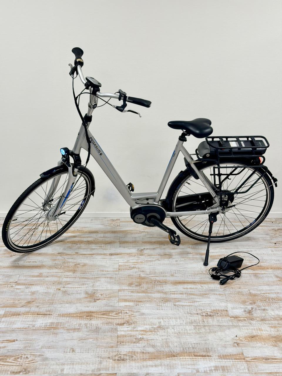 Pegasus Siena E-Bike Bosch Middenmotor 400Wh met maar 4000km