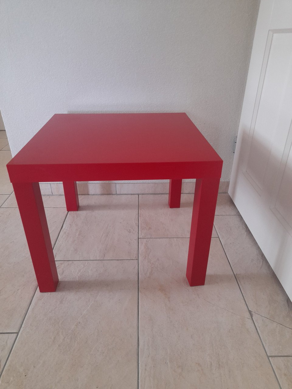 Klein tafeltjes 55 x 55 x 45H (in goede staat )
