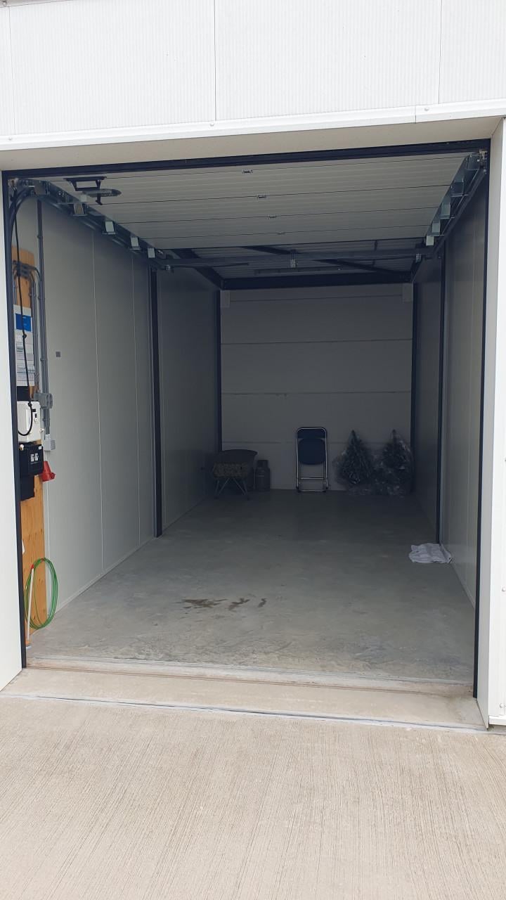 Bedrijfsruimte / garagebox 21m2 te huur in Goes