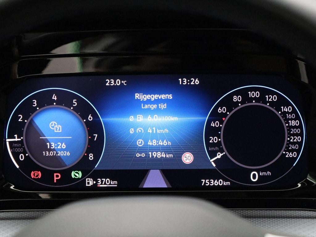 Volkswagen Golf 1.0 etsi life | automaat | panorama dak | virtual cockpit |