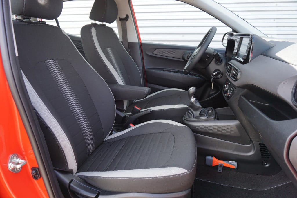 Hyundai I 10 1.0 comfort airco / cruise / carplay / lane ass. / elektr. ram