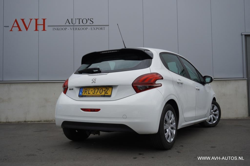 Peugeot 208 1.6 bluehdi blue lease