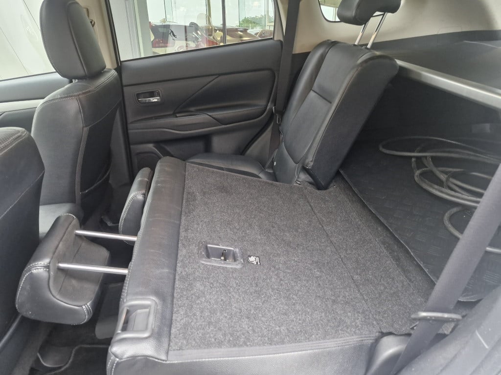 Mitsubishi Outlander 2.0 phev instyle+