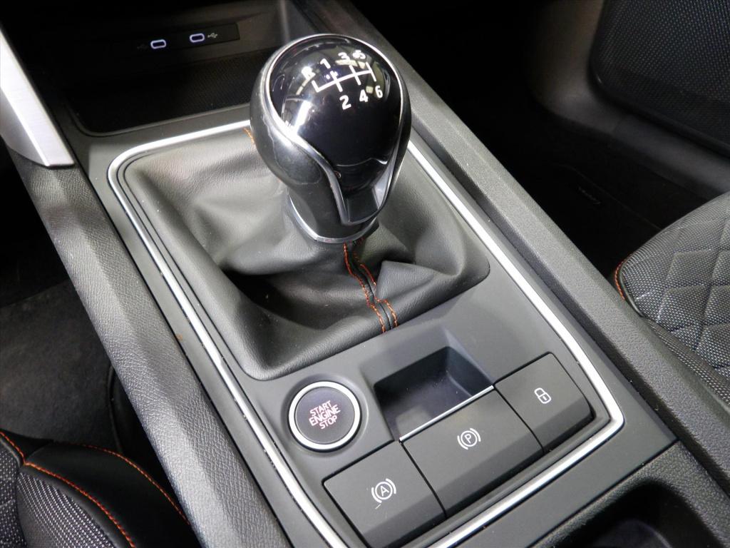 Seat Leon sportstourer 1.5 tsi 150pk fr business intense