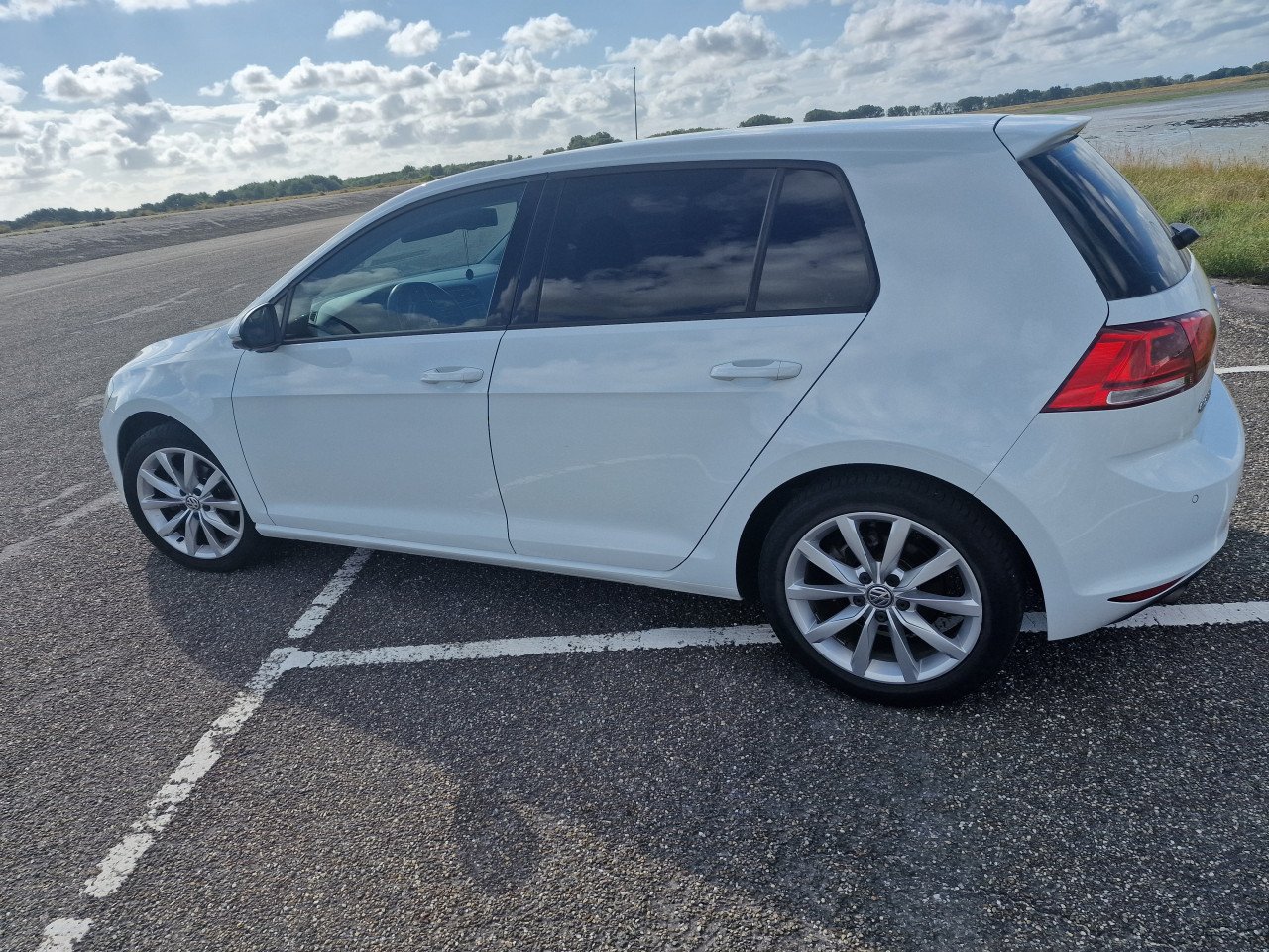 Te koop: Witte golf