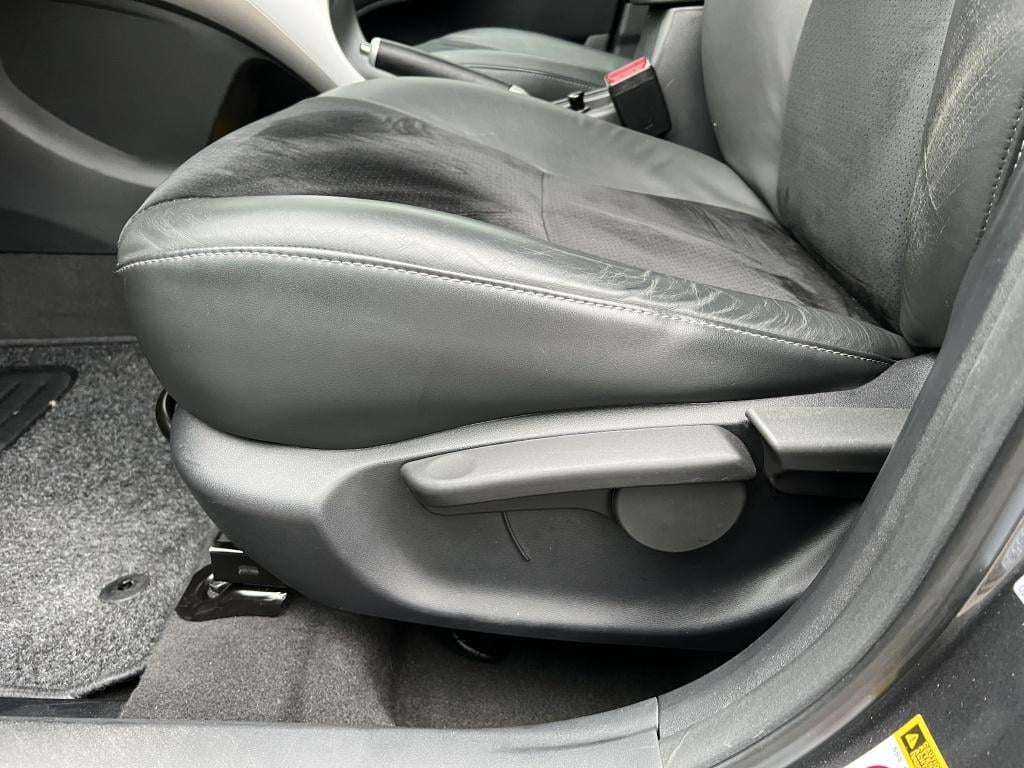 Toyota Auris 1.8 full hyb.exe.bns | trekhaak | parkeercamera