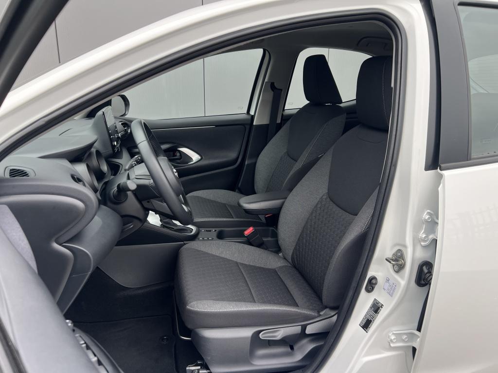 Toyota Yaris 1.5 hyb. 115 first e