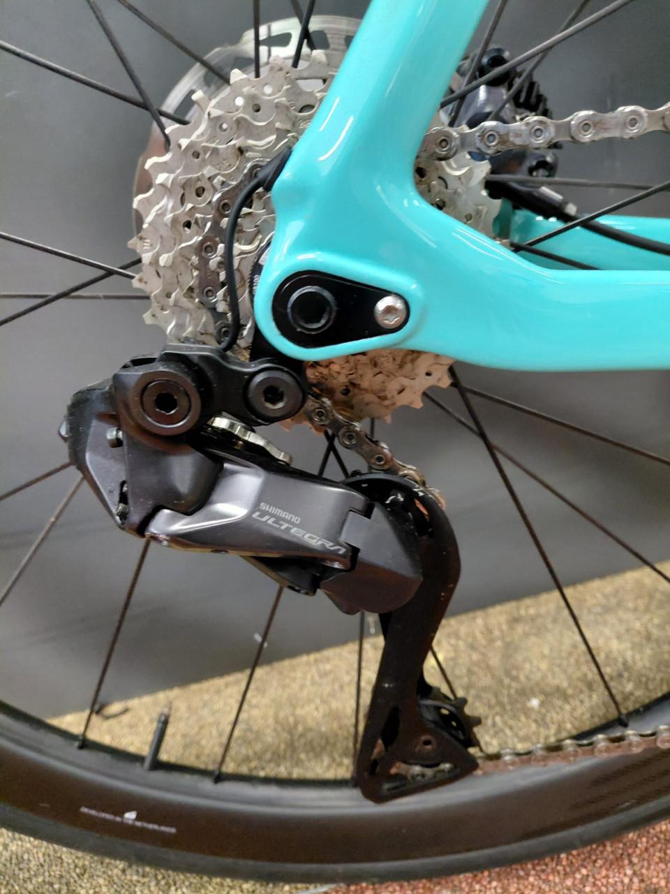 Bianchi Oltre XR4 Ultegra Di2 Scope R4 carbon wielen maat 59