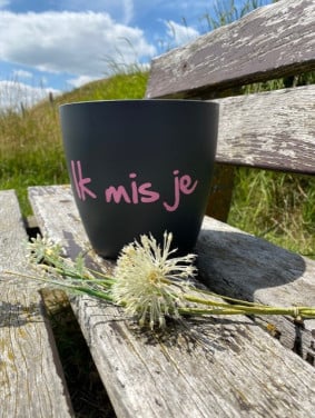 Grafdecoratie / Ik mis je.