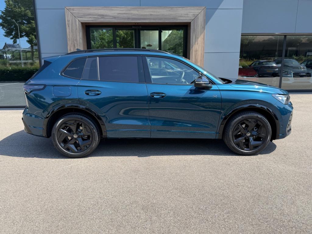 Volkswagen Tiguan 1.5 etsi 150pk dsg r-line | black line | 360 camera | sta