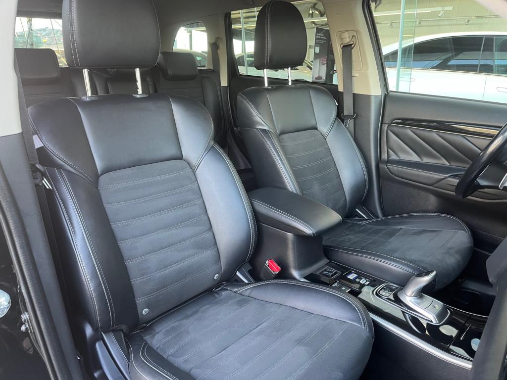 Mitsubishi Outlander 2.4 phev intense+|trekhaak|schuif-/kanteldak|rijklaar