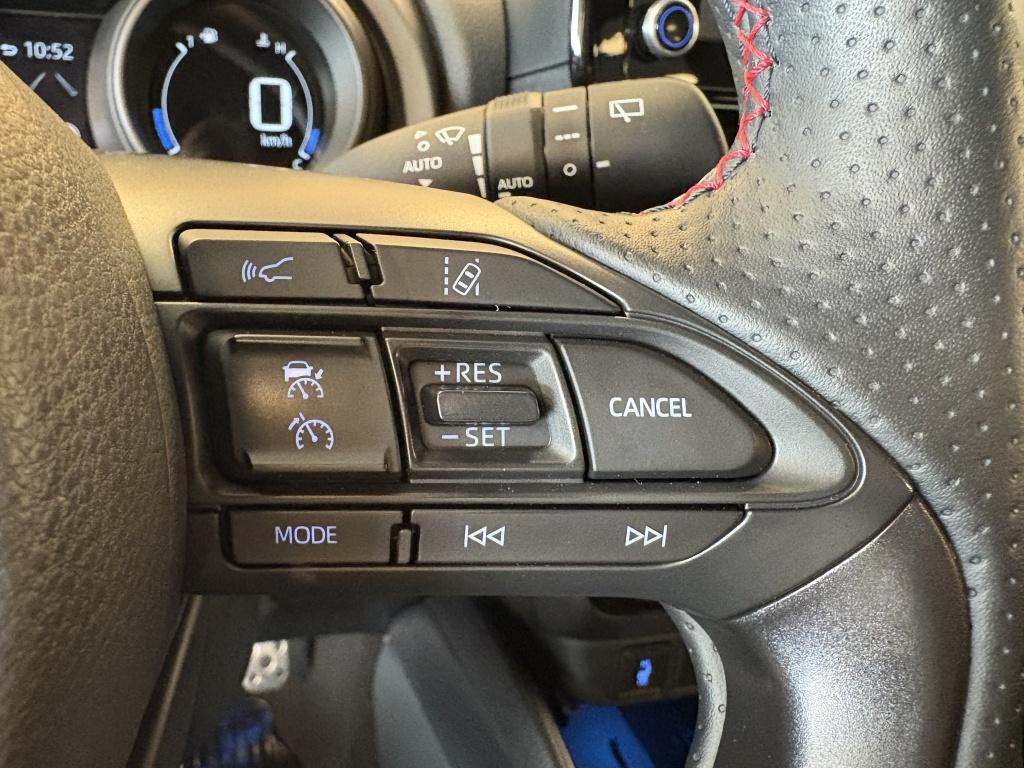 Toyota Yaris 1.5 hybrid gr sport| head-up| stoel.verw| adap.cruise| camera