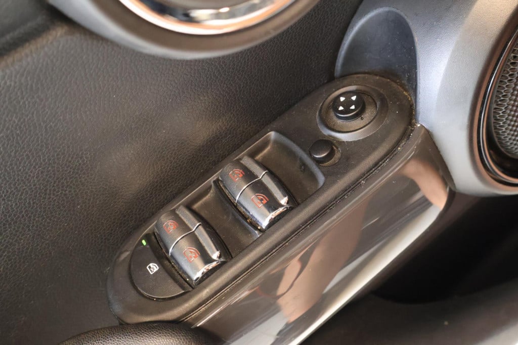 Mini One mini 1.5 business edition nl auto, cruise controle, appconnect, al