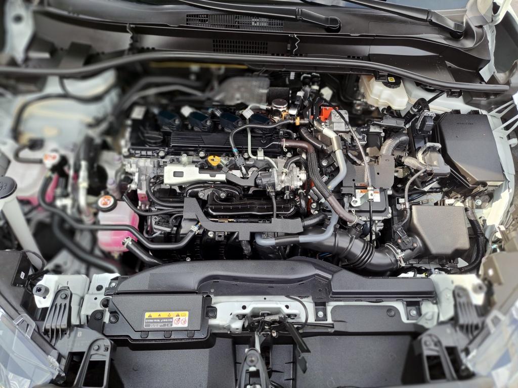 Toyota Corolla Cross 2.0 high power 153 pk hybrid 200 style