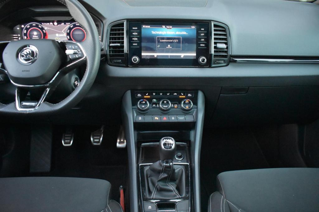 Skoda Karoq 1.5 tsi act sportline mj21 | trekhaak | pano | apple carplay | 