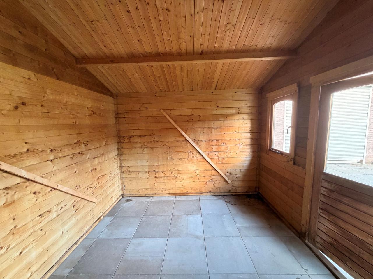 Mooi en stevig houten tuinhuis