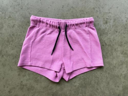 B.nosy korte broek maat 122/128