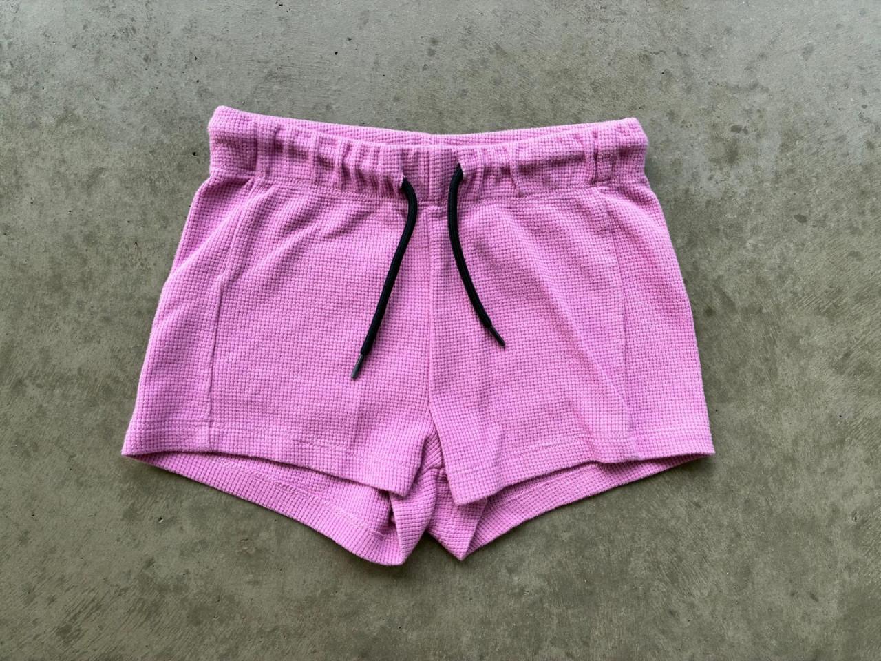 B.nosy korte broek maat 122/128