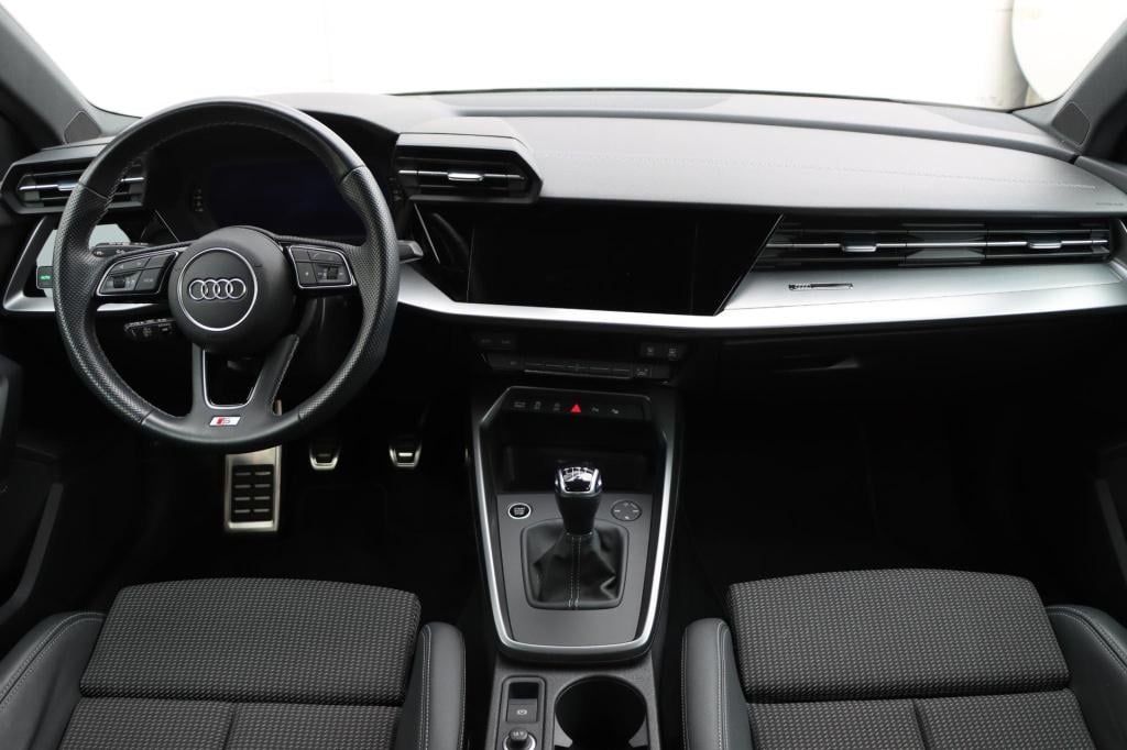 Audi A3 limousine 35 tfsi s edition 150pk carplay | camera | parkassist | a