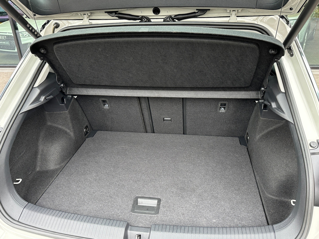 Volkswagen T-roc 1.5 tsi 150pk dsg style carplay | camera | keyless | elek.