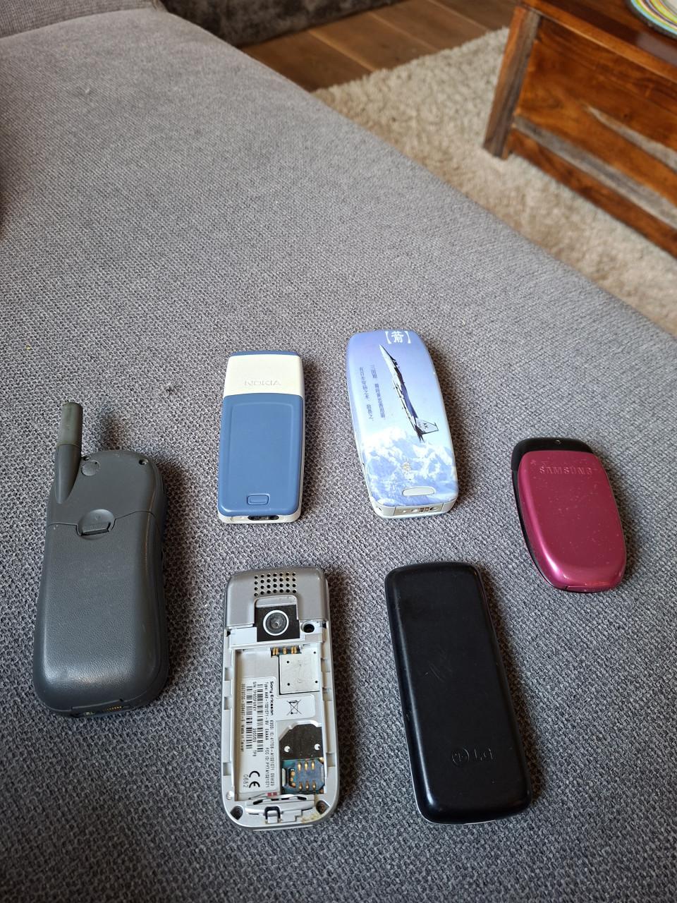 Oude mobiele telefoons