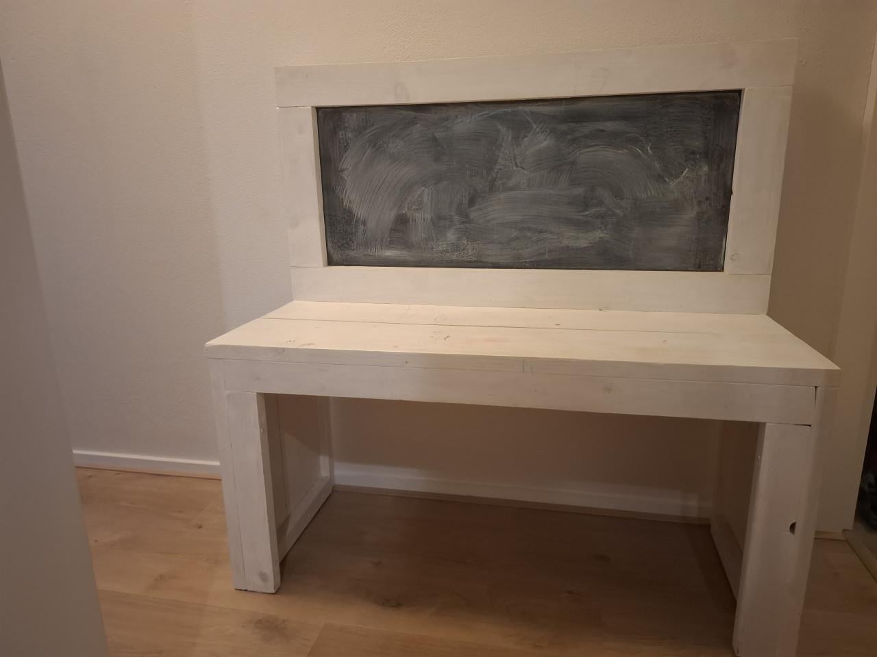 Kinderbureau met stoeltje