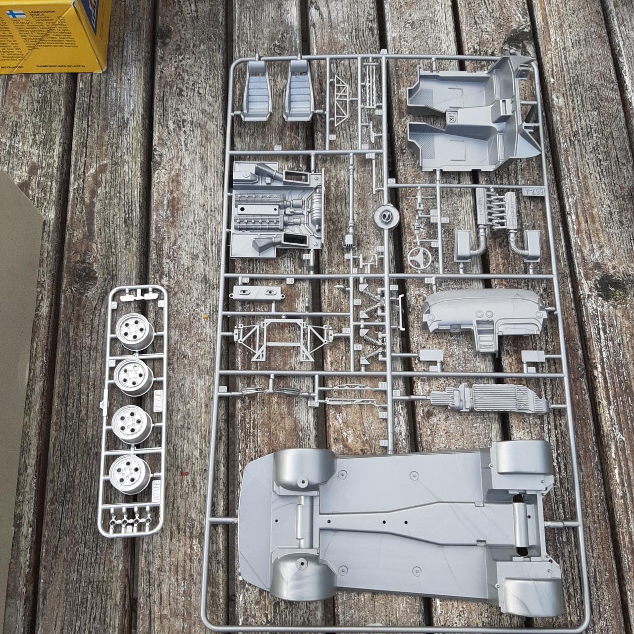 Nieuw in doos lamborghi, diablo van aterliri  1;24