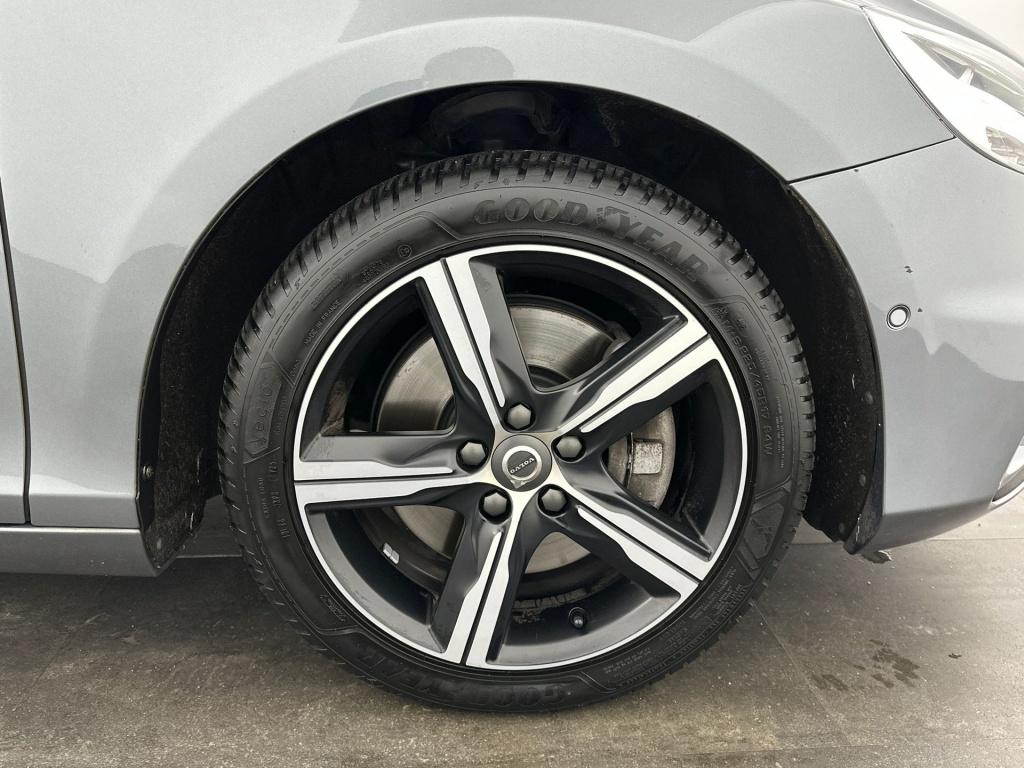 Volvo V40 t3 153pk aut6 polar+ sport| panodak| camera| h&k sound| trekhaak